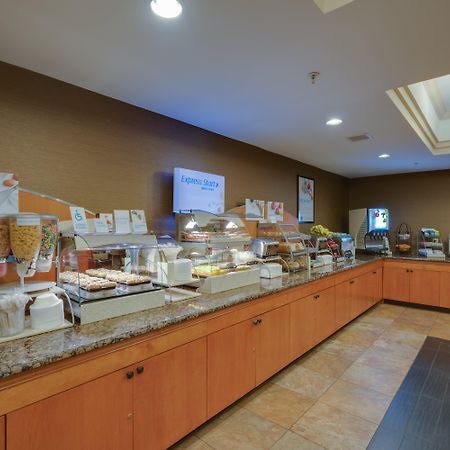 Holiday Inn Express Charles Town By Ihg Shenandoah Junction Extérieur photo