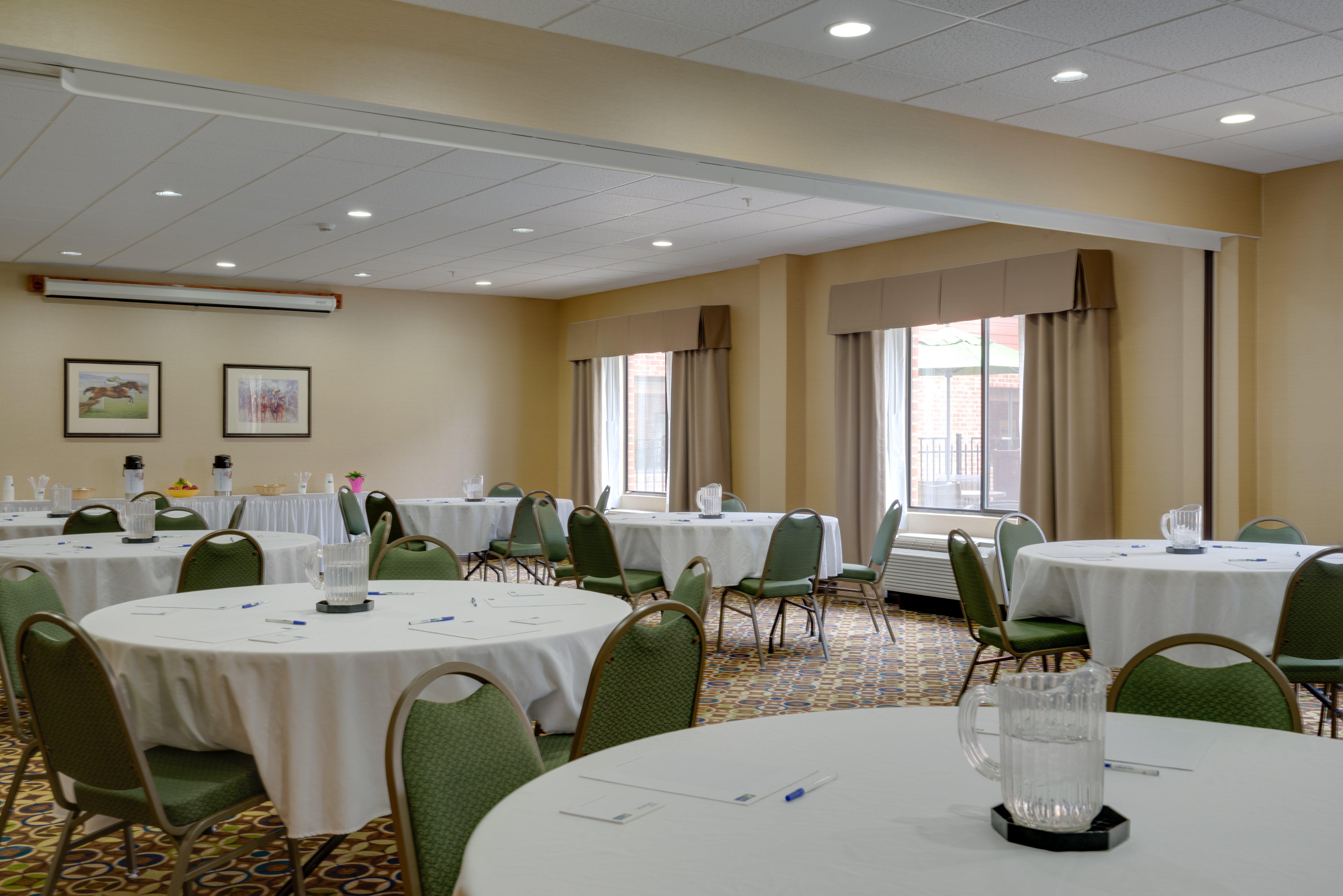 Holiday Inn Express Charles Town By Ihg Shenandoah Junction Extérieur photo