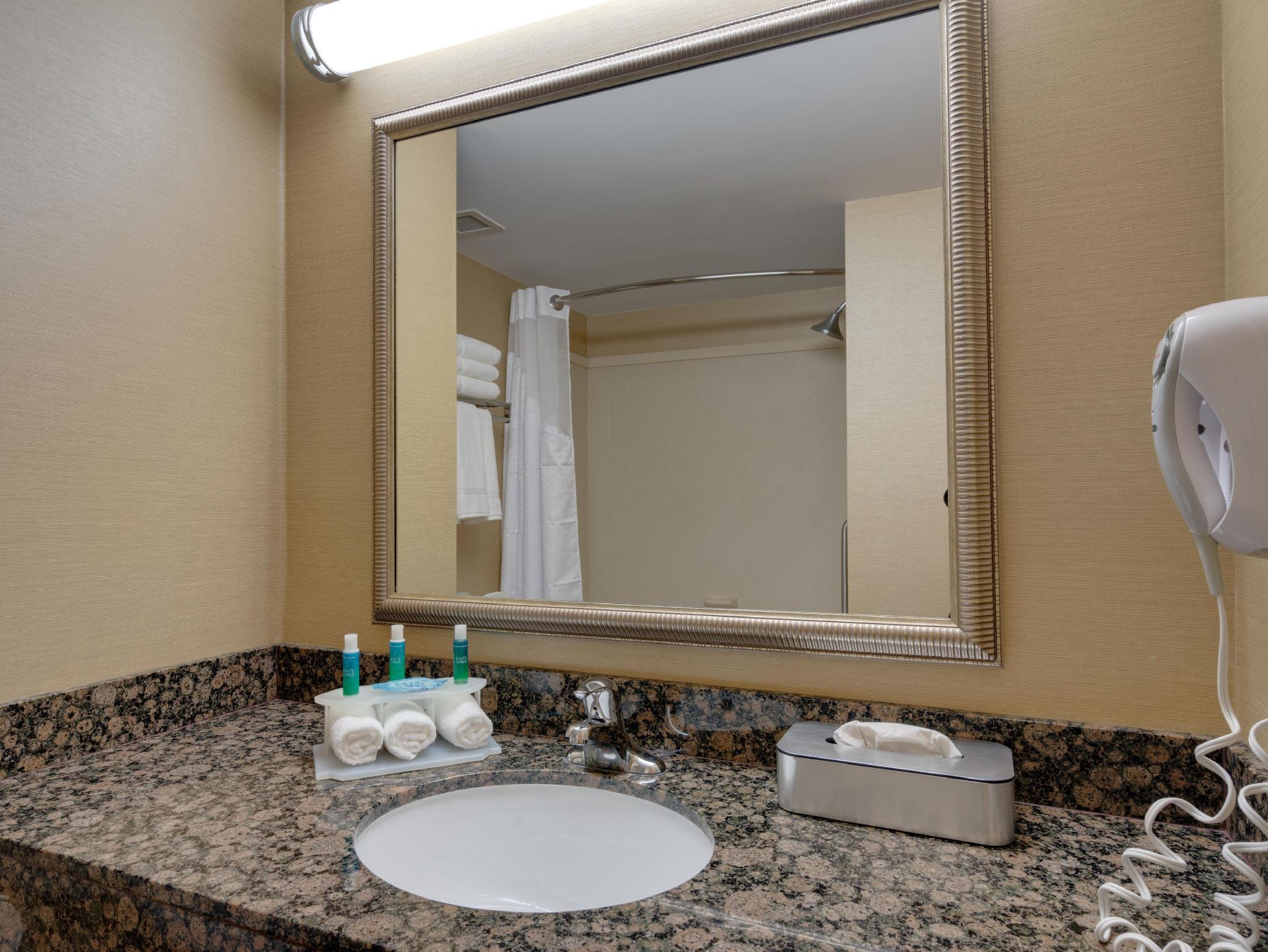Holiday Inn Express Charles Town By Ihg Shenandoah Junction Extérieur photo