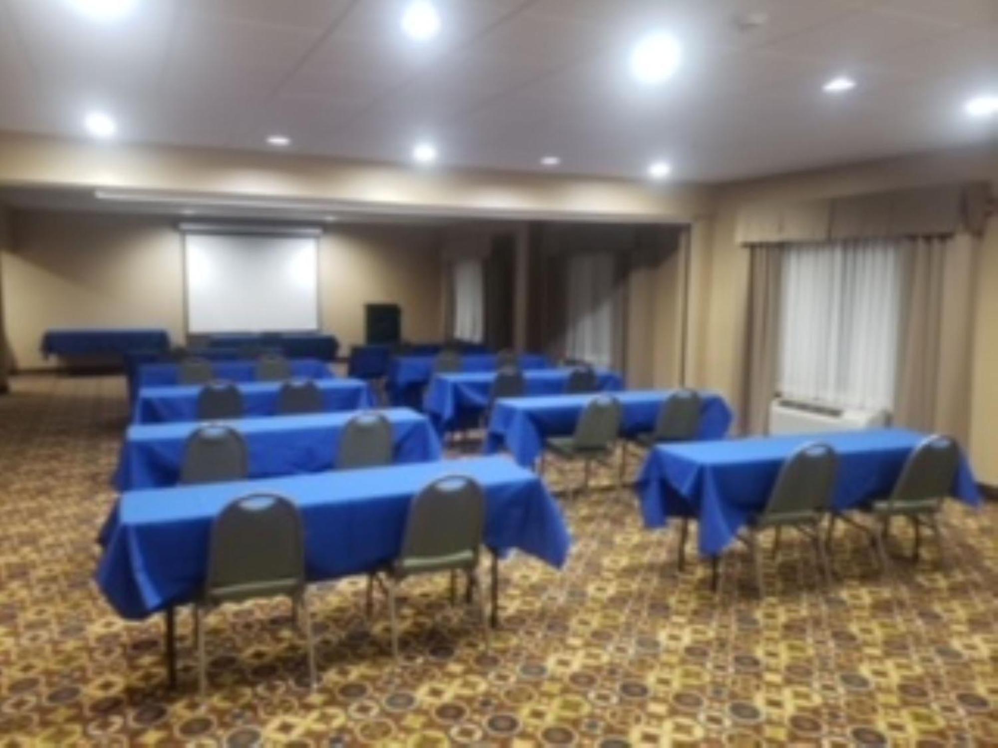 Holiday Inn Express Charles Town By Ihg Shenandoah Junction Extérieur photo