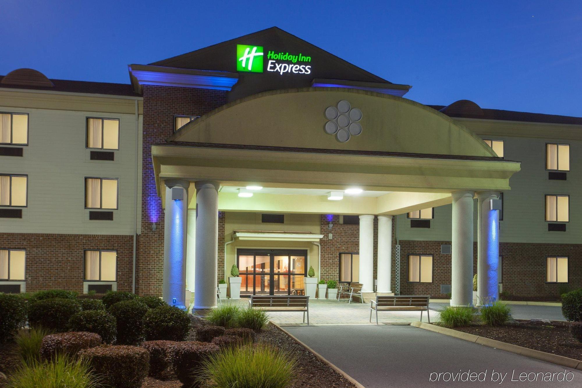 Holiday Inn Express Charles Town By Ihg Shenandoah Junction Extérieur photo