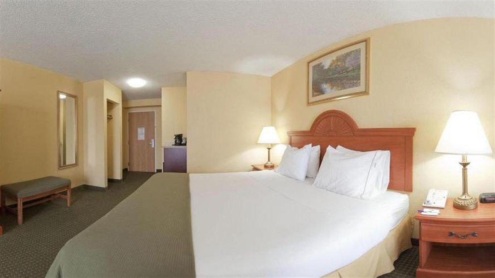 Holiday Inn Express Charles Town By Ihg Shenandoah Junction Extérieur photo