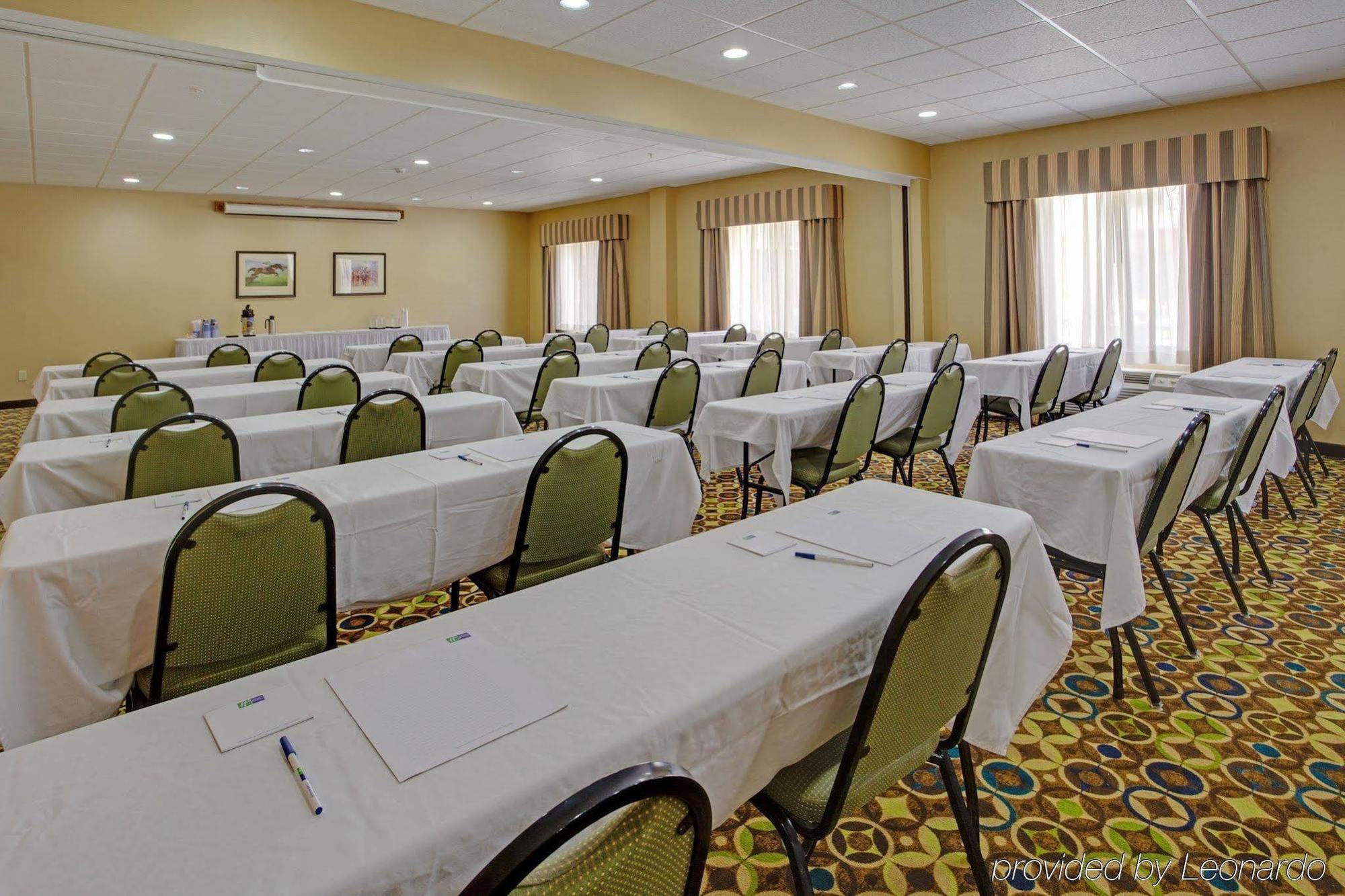 Holiday Inn Express Charles Town By Ihg Shenandoah Junction Extérieur photo
